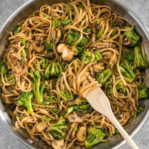 Vegan Garlic Oil Vermicelli with  Mushrooms and Broccoli